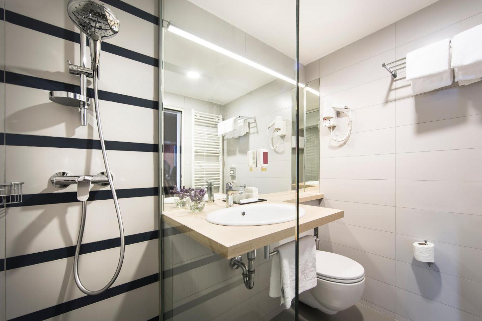 Superior Tweepersoonskamer met 2 Aparte Bedden en Uitzicht op Zee